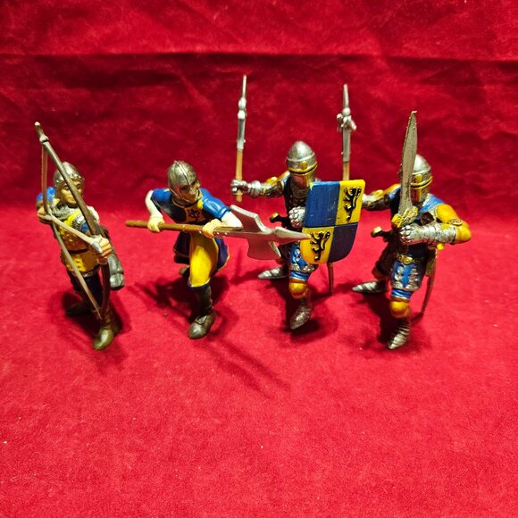 Schleich Yellow Lion Knights - Picture 1 of 16